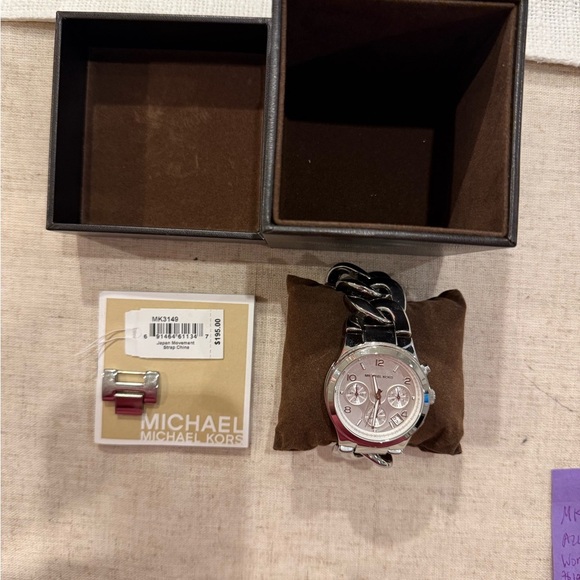 Michael Kors Silver Chain Link Watch - Picture 2 of 6